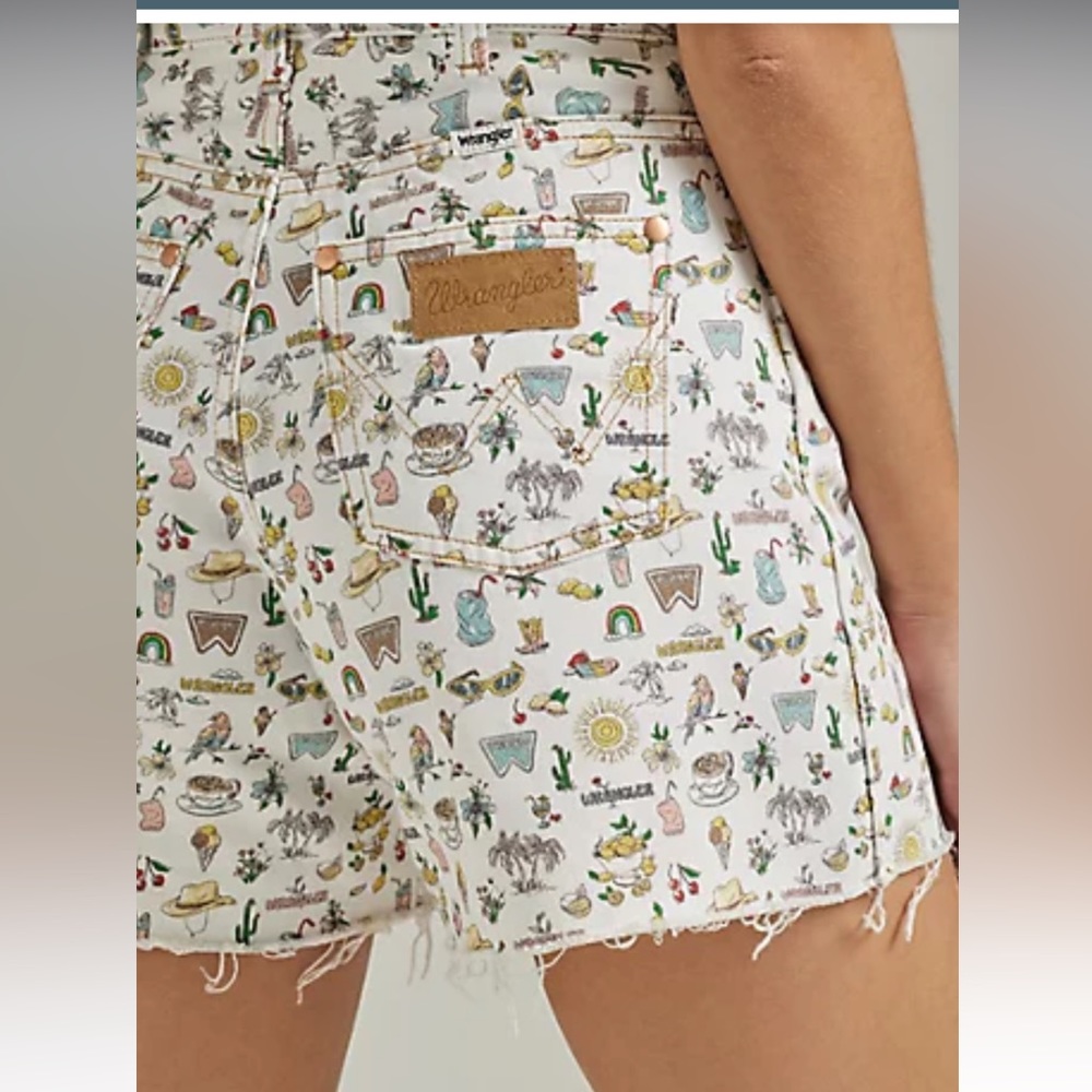 NWT Wrangler Lifes Lemons A Line Cut Off Denim Jean Shorts